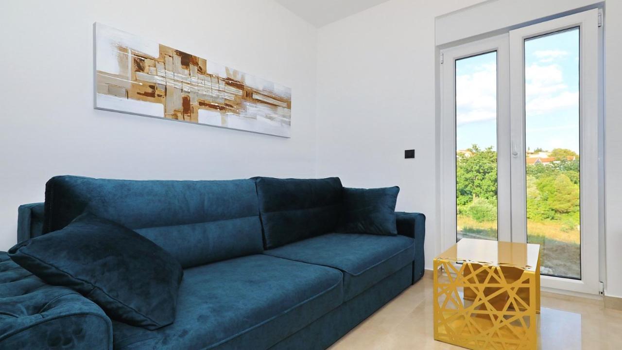 Adastra Apartments Масленица Екстериор снимка