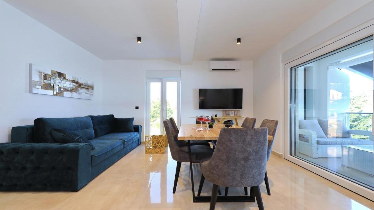 Adastra Apartments Масленица Екстериор снимка