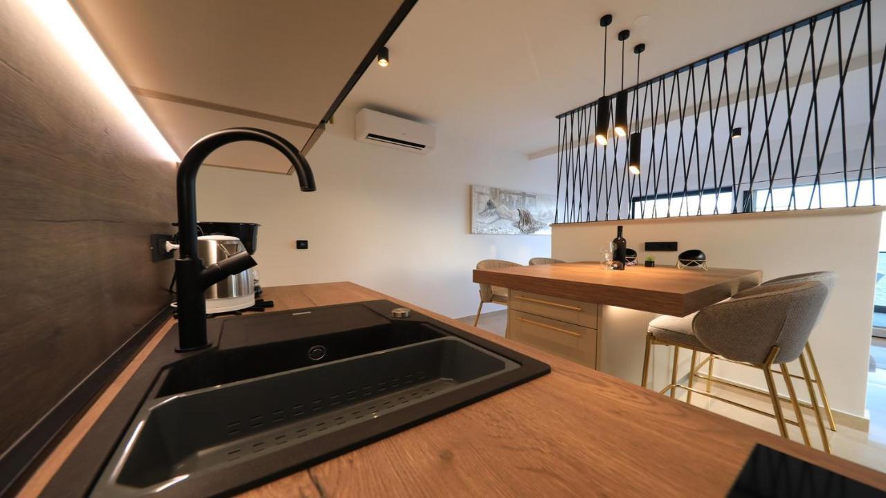 Adastra Apartments Масленица Екстериор снимка
