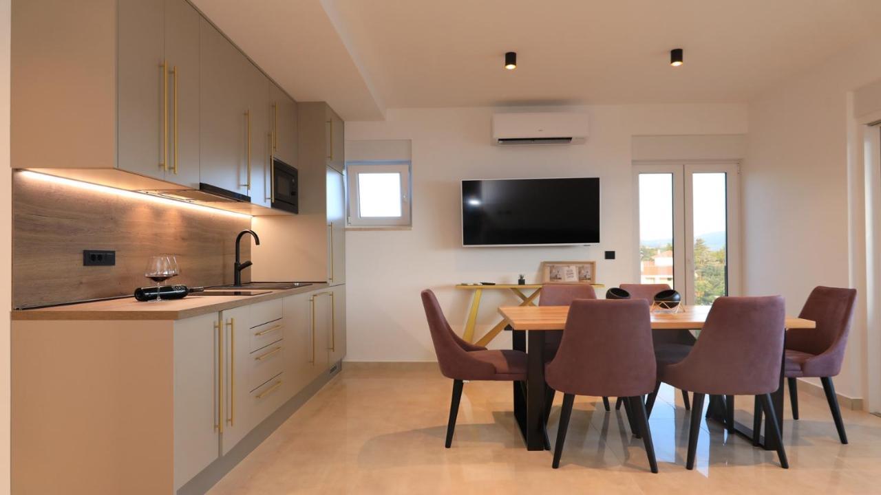 Adastra Apartments Масленица Екстериор снимка