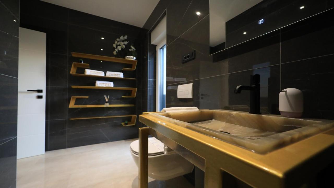 Adastra Apartments Масленица Екстериор снимка