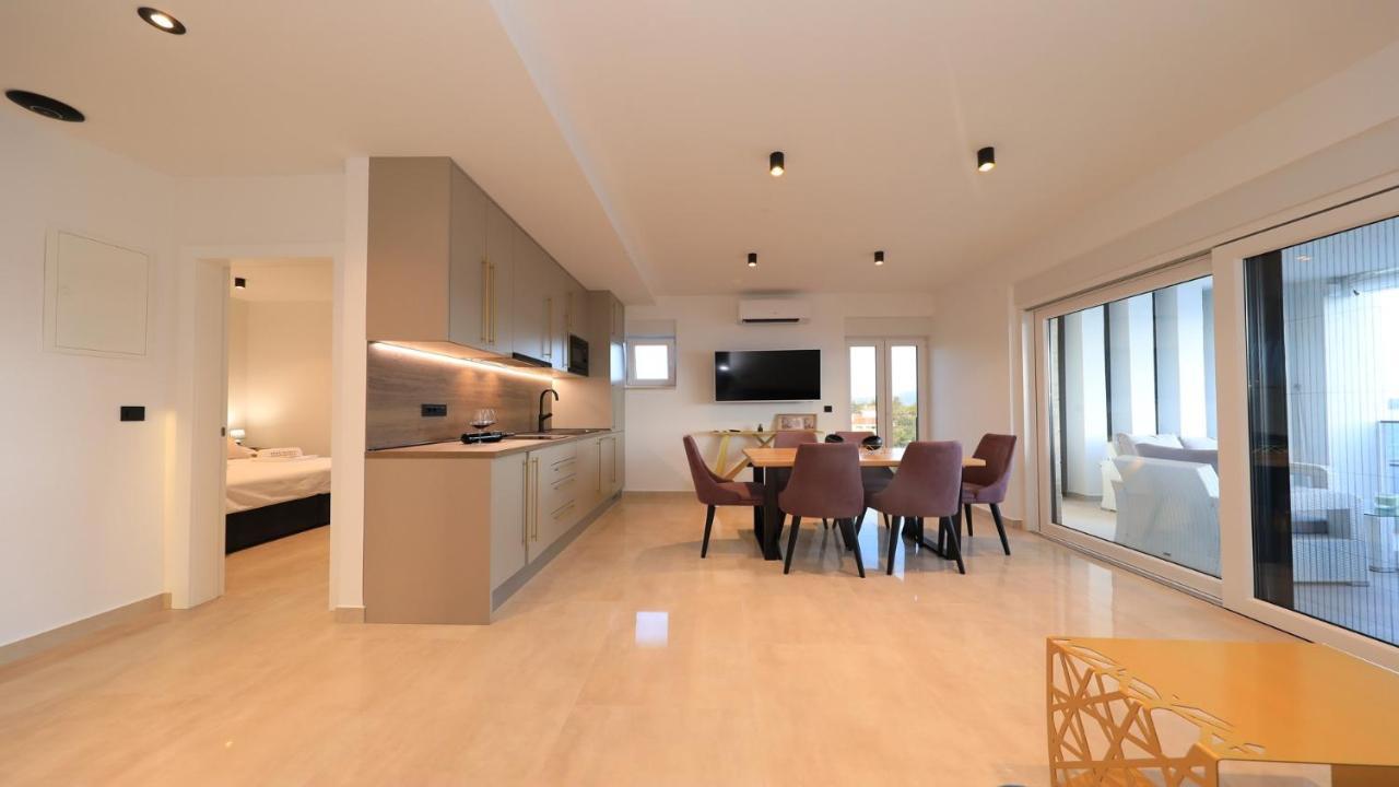Adastra Apartments Масленица Екстериор снимка