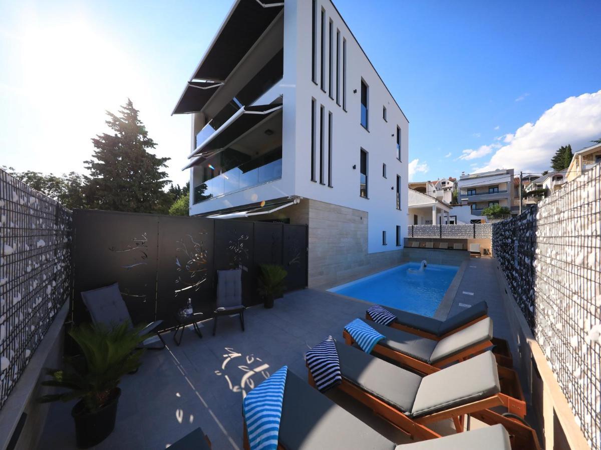 Adastra Apartments Масленица Екстериор снимка
