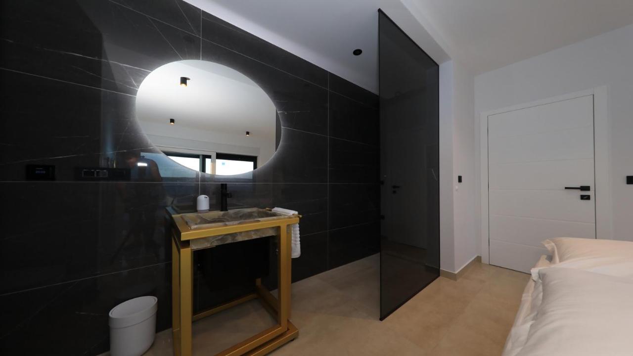 Adastra Apartments Масленица Екстериор снимка