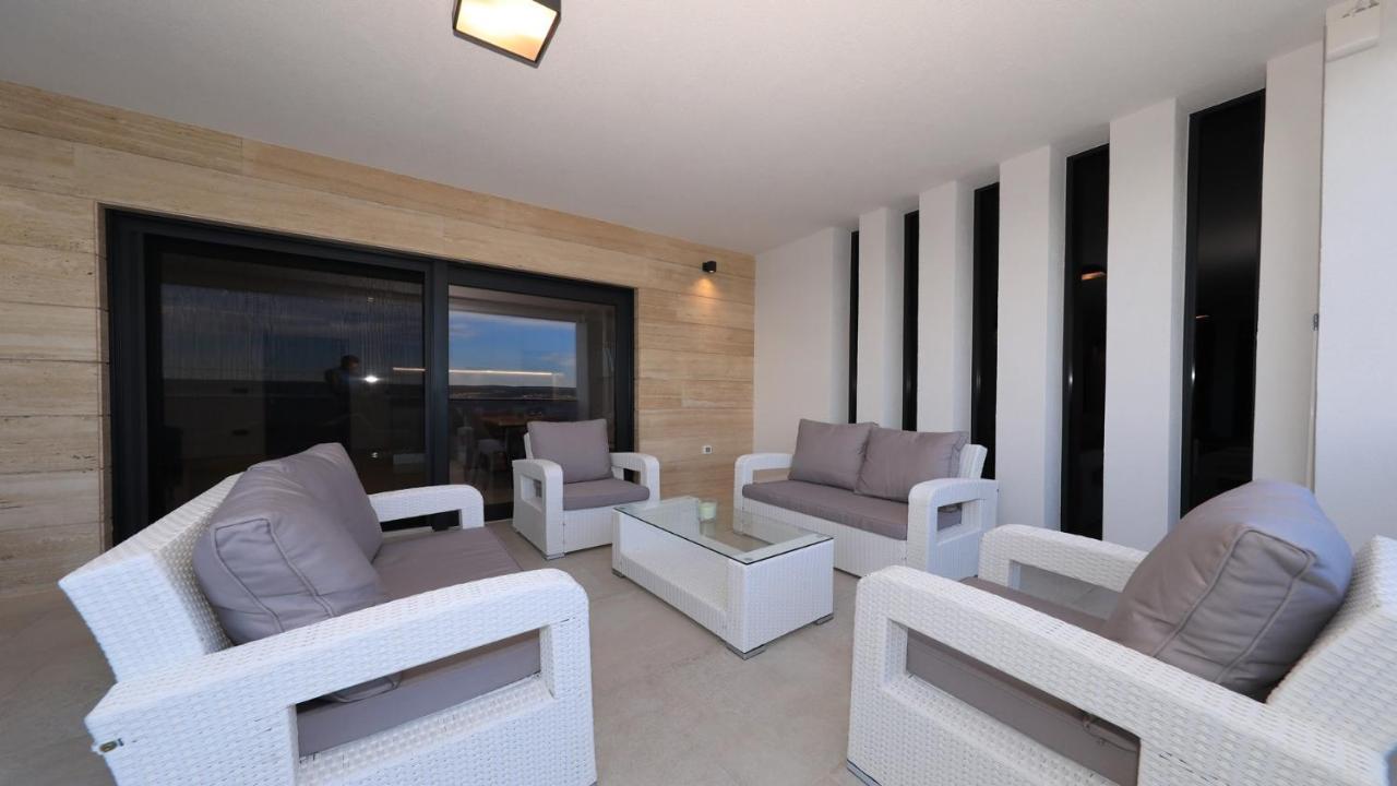 Adastra Apartments Масленица Екстериор снимка